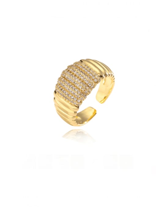 Bold Pavé Statement Ring – Gold-Plated Glamour